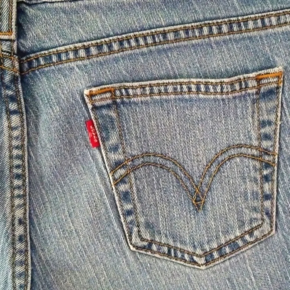 Levi's Denim Jean Shorts. - Picture 4 of 5